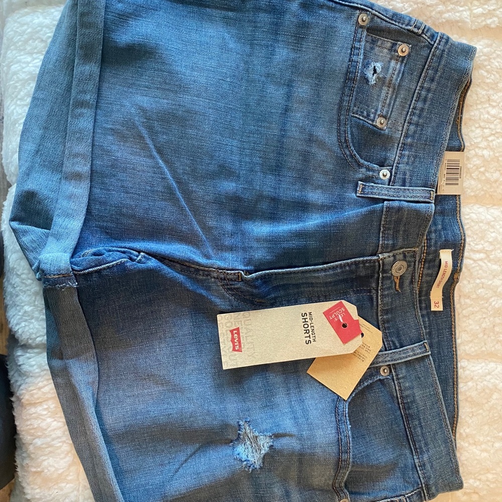 NWT LEVI BLUE MID LENGTH SHORTS